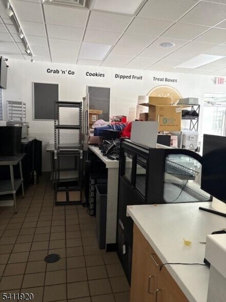 More Photos Of 281 Triangle Rd, Hillsborough Freestanding For Lease