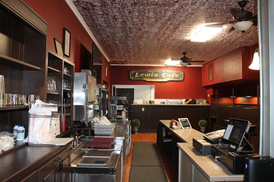 More Photos Of 145 S Main St, Saint Clair Storefront For Sale