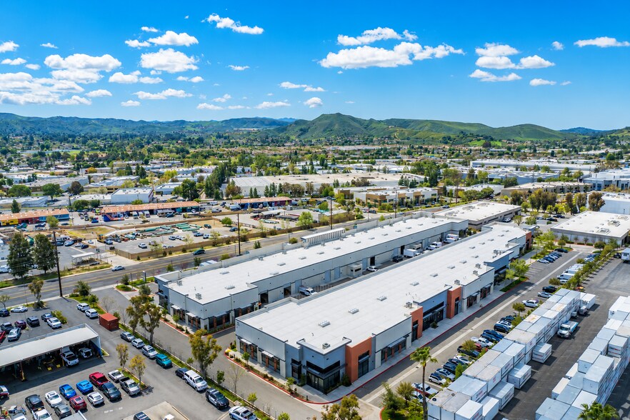More Photos Of 865 Cochran St, Simi Valley Warehouse For Sale