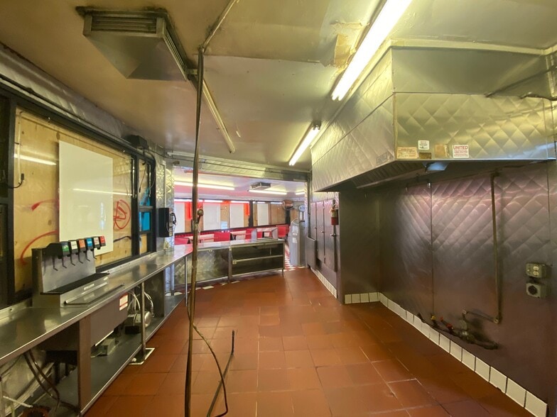More Photos Of 3660 Beverly Blvd, Los Angeles Restaurant For Sale