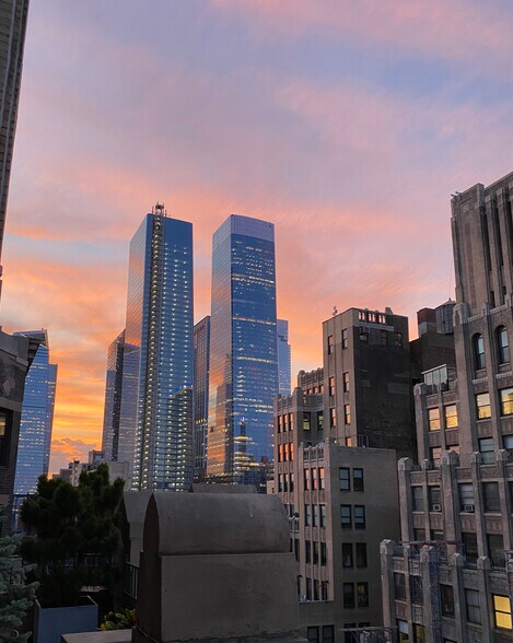 More Photos Of 236 W 30th St, New York Office For Lease