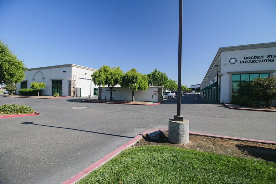 More Photos Of 95 Darcy Pkwy, Lathrop Service For Lease