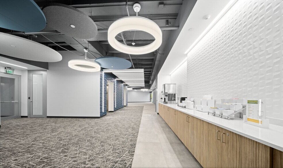 More Photos Of 2627 KFB Plz, Manhattan Office For Lease