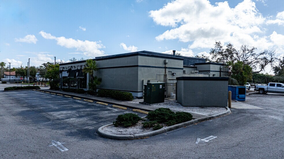 More Photos Of 9001 Park Royal Dr, Fort Myers Restaurant For Sale