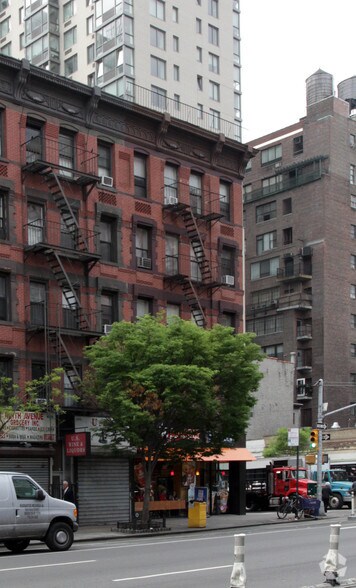 More Photos Of 484 Ninth Ave, New York Apartments For Lease