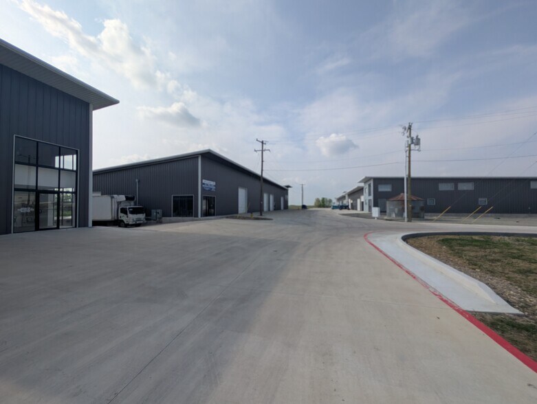 More Photos Of 185 Ninety Four, Taylor Industrial For Sale