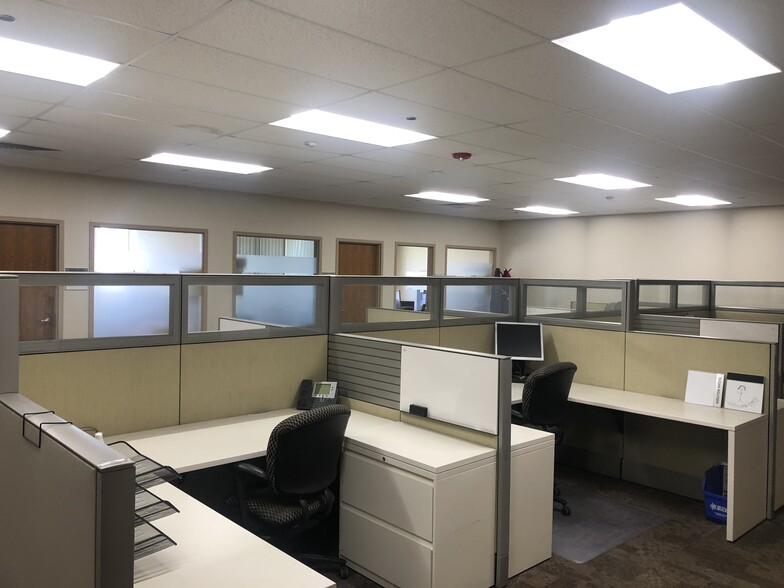 More Photos Of 34598 7th Standard Rd, Bakersfield Warehouse For Sale