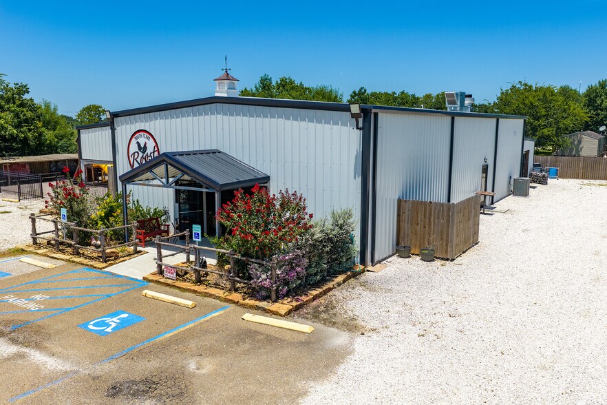 More Photos Of 3805 FM 2765, El Campo Restaurant For Sale