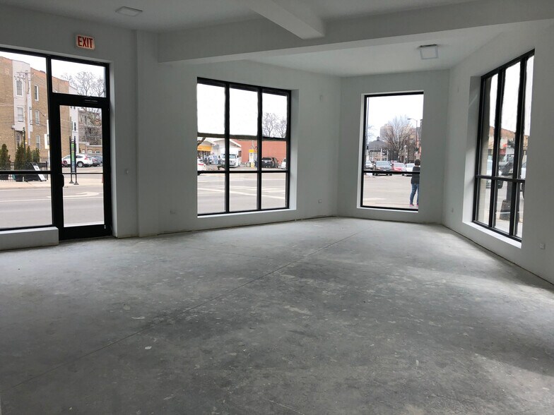 More Photos Of 2800 N Lincoln Ave, Chicago Storefront Retail Residential For Lease
