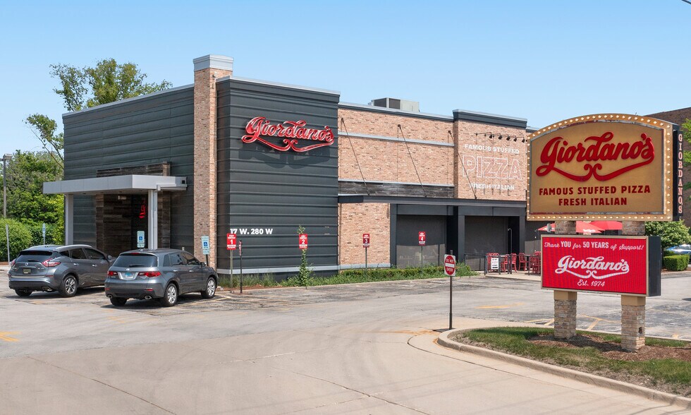 More Photos Of 17W280 22nd St, Oakbrook Terrace Restaurant For Sale