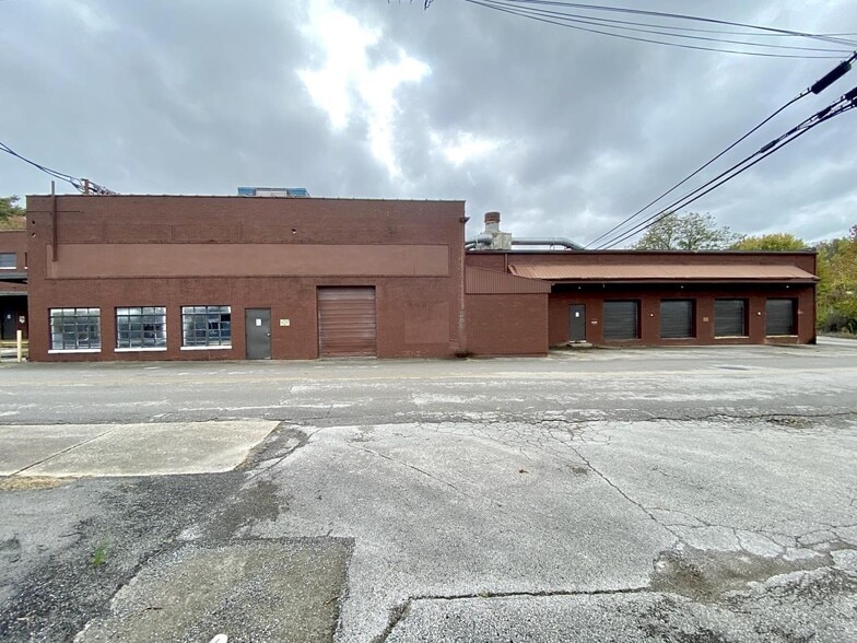 More Photos Of 426 W 4th St, London Warehouse For Sale