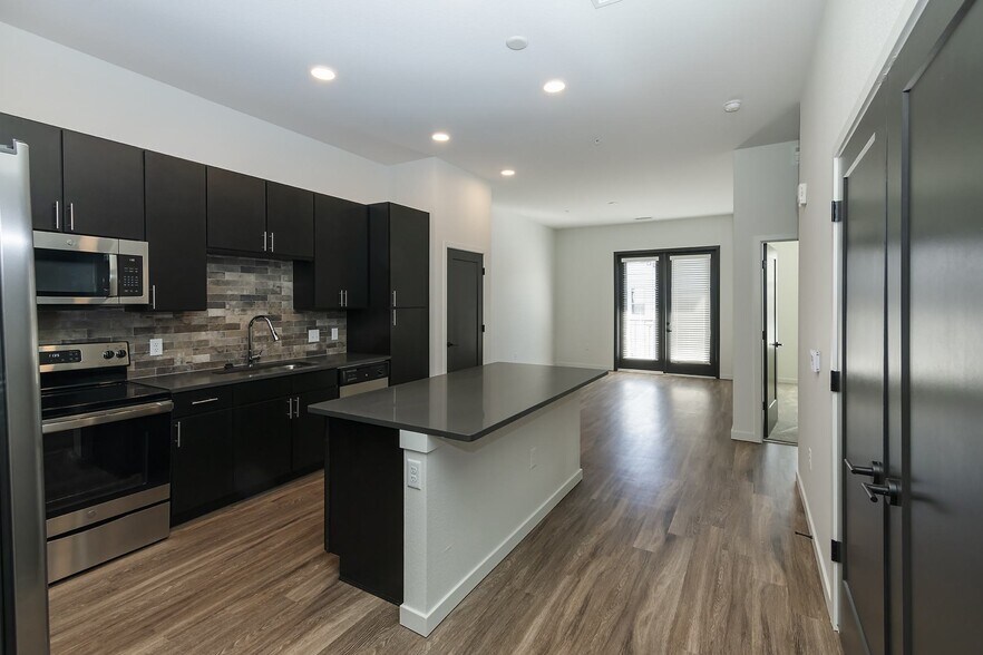 More Photos Of 270 E Flatiron Crossing Dr, Broomfield Apartments For Lease