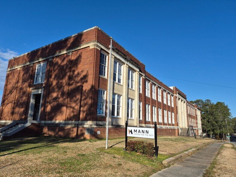Primary Photo Of 507 N Steele St, Sanford Office For Lease