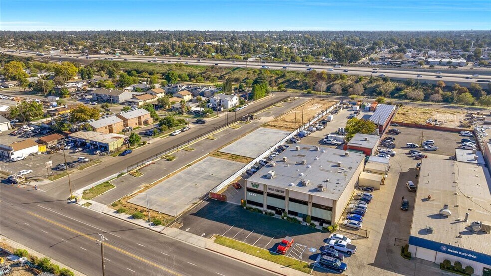 More Photos Of 4630 E Olive Ave, Fresno Warehouse For Sale