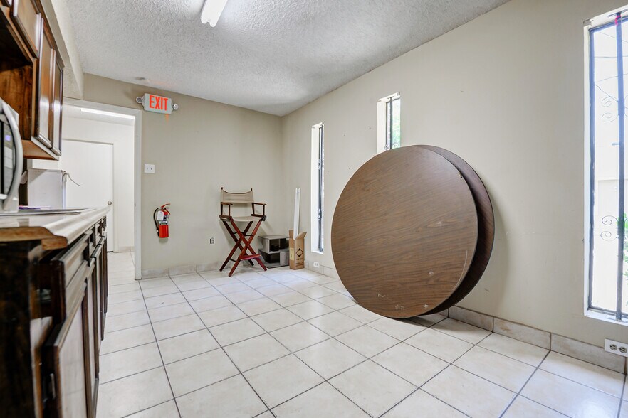 More Photos Of 2601 Prospect St, Houston Medical For Sale