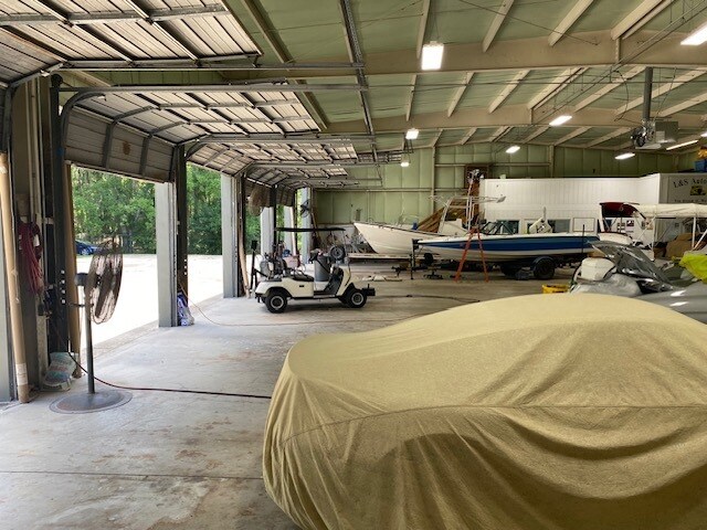 More Photos Of 5721 NW 13th St, Gainesville Service For Sale