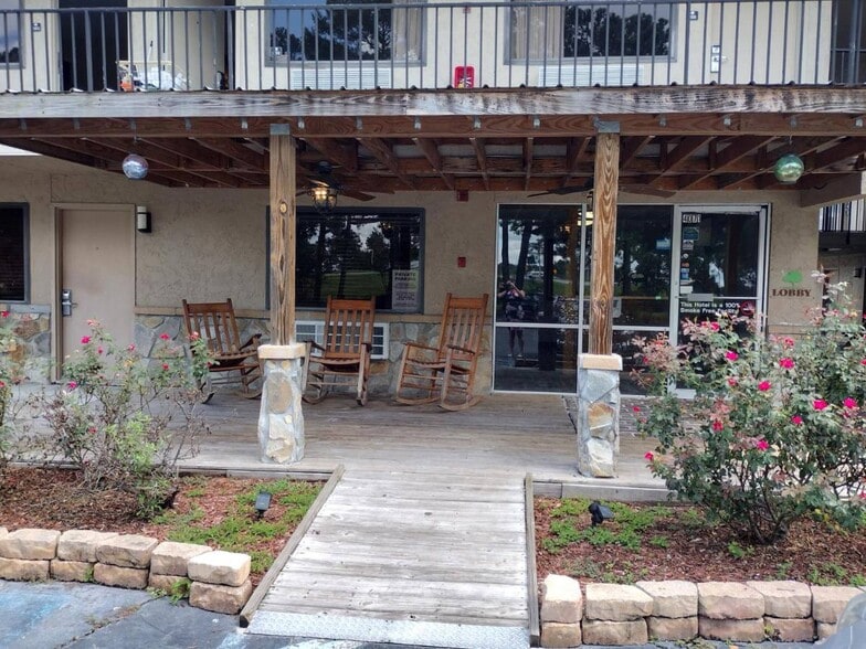 More Photos Of 4071 US 17, Richmond Hill Hotel For Sale