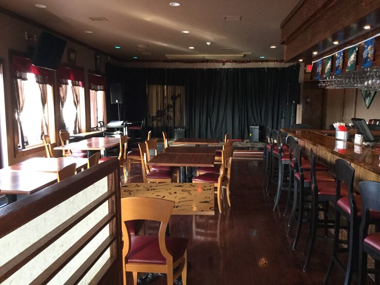 More Photos Of 1495 Farmington Ave, Pottstown General Retail For Sale