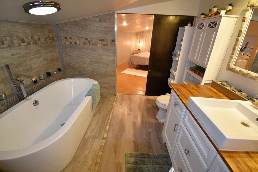 More Photos Of 3555 Yale Kilgore Rd, Island Park Multifamily For Sale