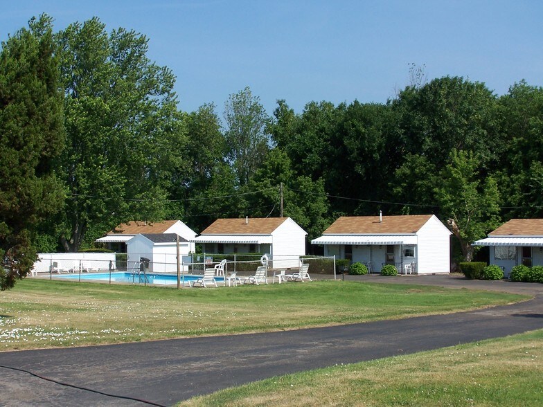 4670 W Ridge Rd, Spencerport, NY 14559 Motel For Sale