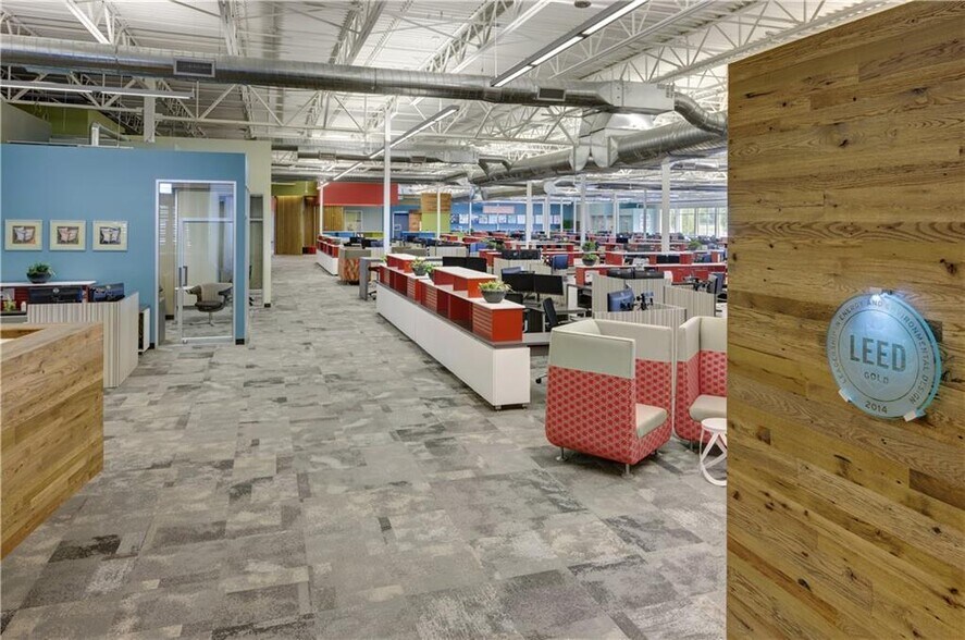 More Photos Of 1705 S Walton Blvd, Bentonville Office For Sale