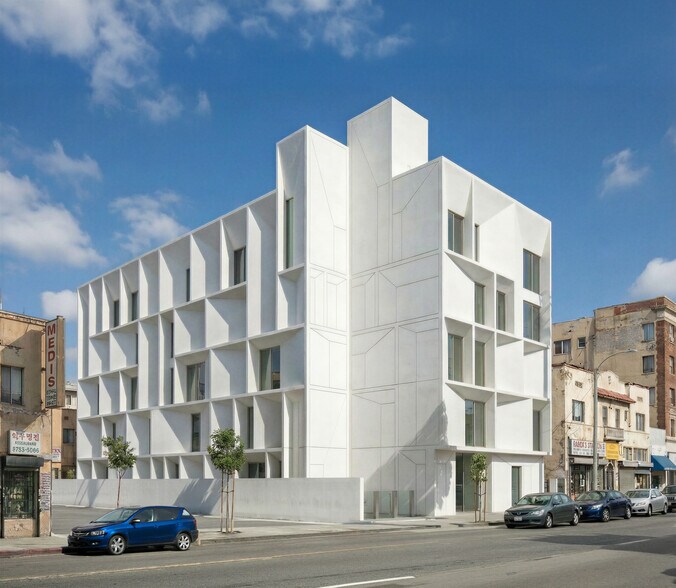 More Photos Of 2961 W 8th St, Los Angeles Land For Sale