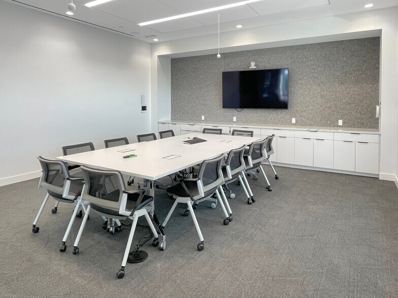 More Photos Of 2101 L St NW, Washington Office For Sale