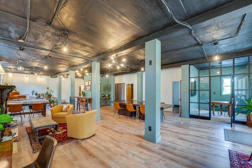 More Photos Of 4301 Washington Pike, Knoxville Office Residential For Sale