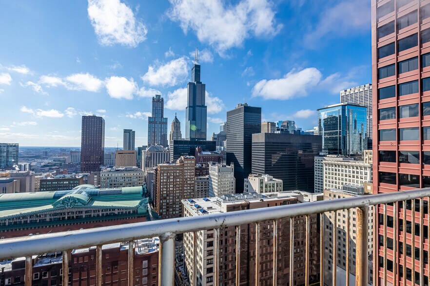 More Photos Of 59 E Van Buren St, Chicago Apartments For Lease