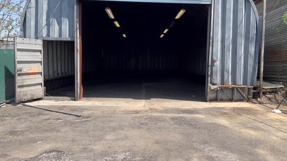 Primary Photo Of 15-21 129th st, College Point Industrial For Lease