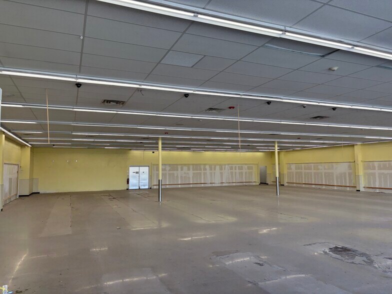 More Photos Of 516 Highway 85, Socorro Freestanding For Sale