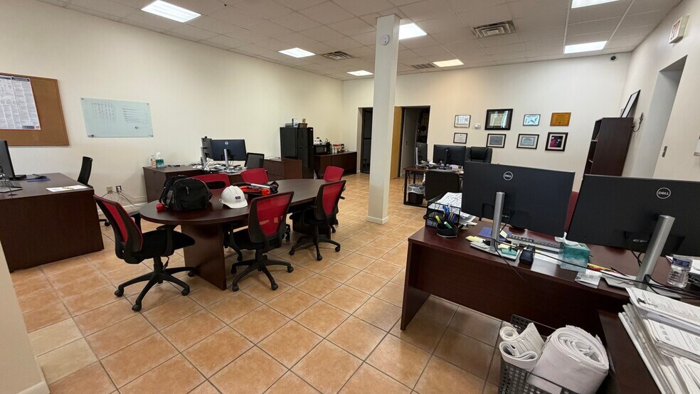 More Photos Of 480 Memorial Pky, Phillipsburg Flex For Lease