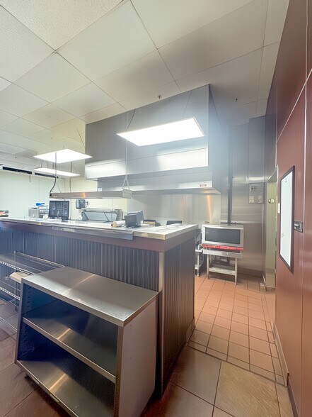 More Photos Of 19266 Coastal Hwy, Rehoboth Beach Storefront For Sale