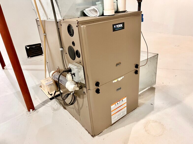 More Photos Of 546 Broadway, Bangor Storefront Retail Residential For Sale