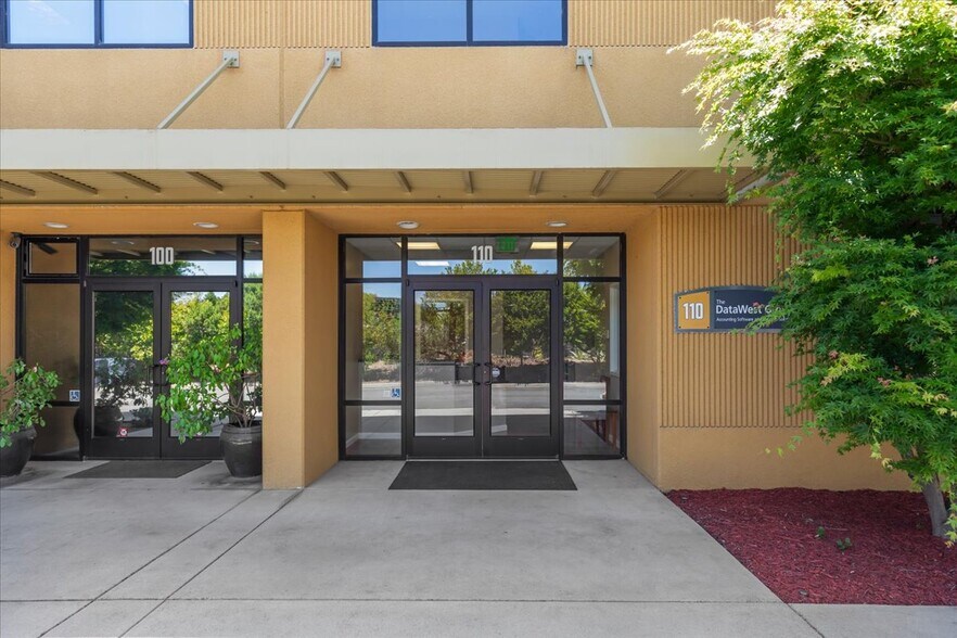 More Photos Of 125 Hangar Way, Watsonville Office For Sale