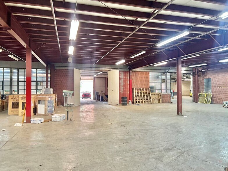 More Photos Of 521 S Market St, Galion Manufacturing For Lease