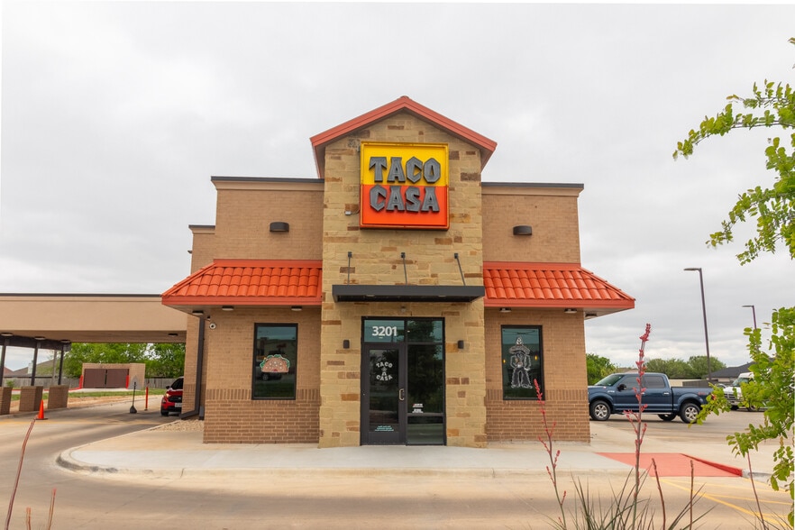 More Photos Of 3201 W Stan Schlueter Loop, Killeen General Retail For Sale