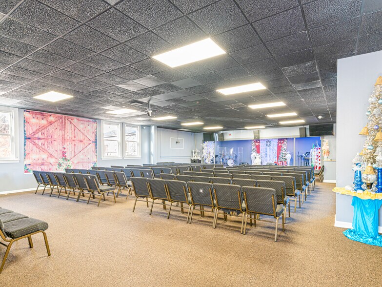 More Photos Of 29 Spruce St, Milford Religious Facility For Sale