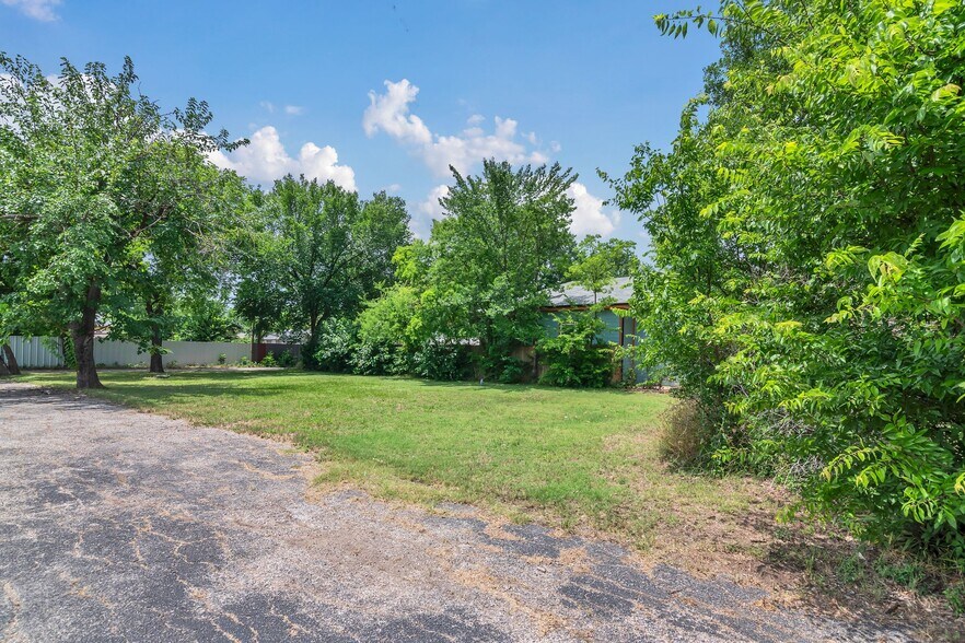 More Photos Of 412 W 12th St, Dallas Land For Sale