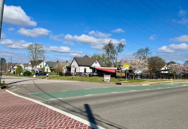 More Photos Of 910 51st Ave N, Nashville Auto Repair For Sale