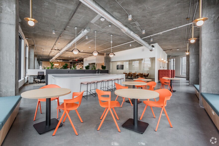 More Photos Of 1250 NW 9th Ave, Portland Office For Lease