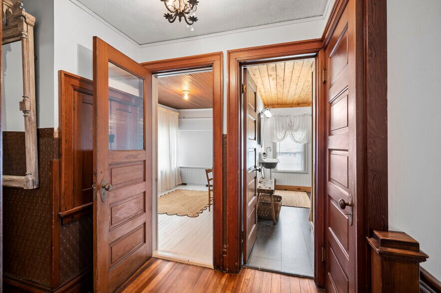 More Photos Of 610 W Washington St, Sandusky Specialty For Sale