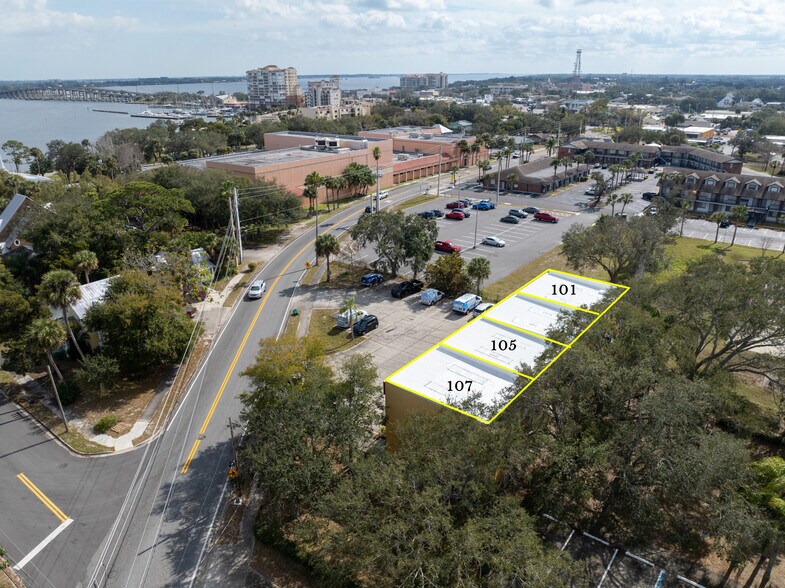 More Photos Of 461 Forrest Ave, Cocoa Warehouse For Lease