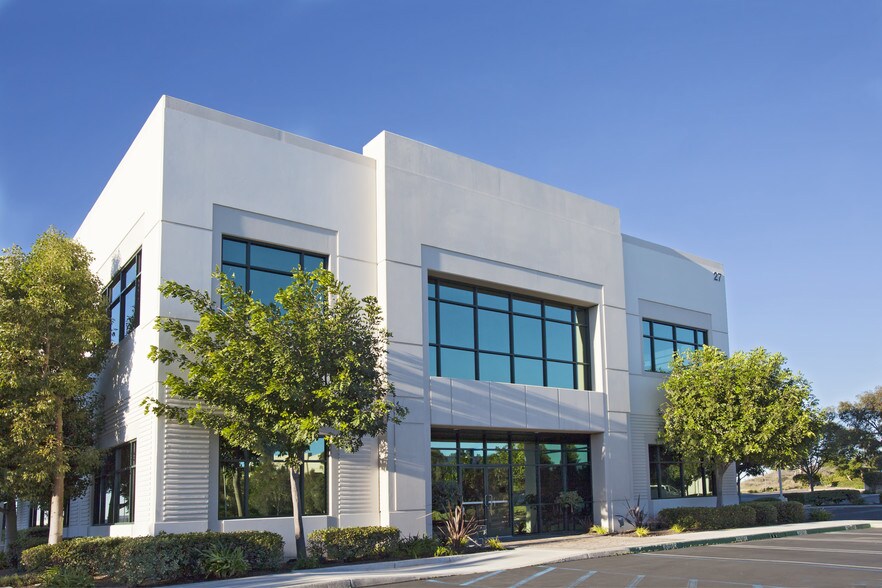 More Photos Of 27 Orchard Rd, Lake Forest Office For Sale