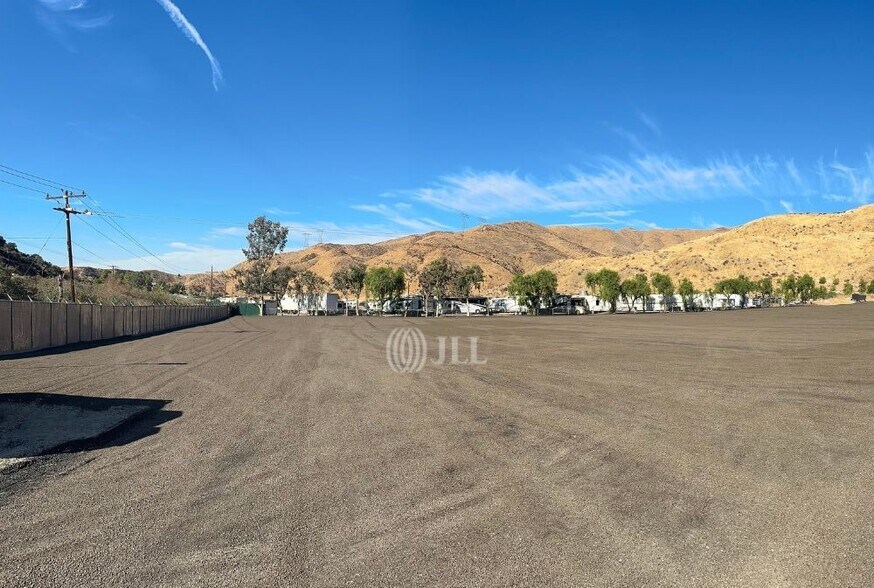 More Photos Of 14253 Davenport Rd, Santa Clarita Land For Lease