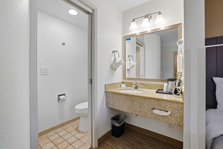 More Photos Of 1575 S Meridian Rd, Meridian Hotel For Sale