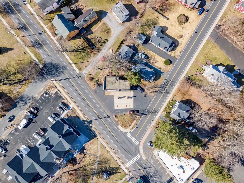 More Photos Of 467 Main St, Wilbraham Service Station For Sale