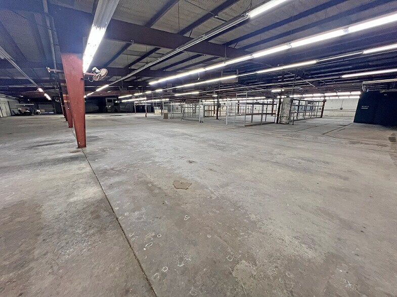 More Photos Of 13301 Tinker Ave, Lawrenceville Manufacturing For Lease