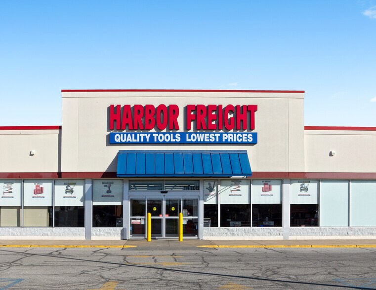 More Photos Of 4100-4112 Franklin St, Michigan City Storefront For Sale