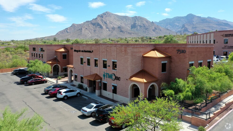 Primary Photo Of 7490 N Oracle Rd, Tucson Unknown For Lease